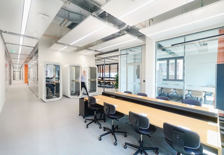 Göttingen, Coworking Space mit Telefonboxen
