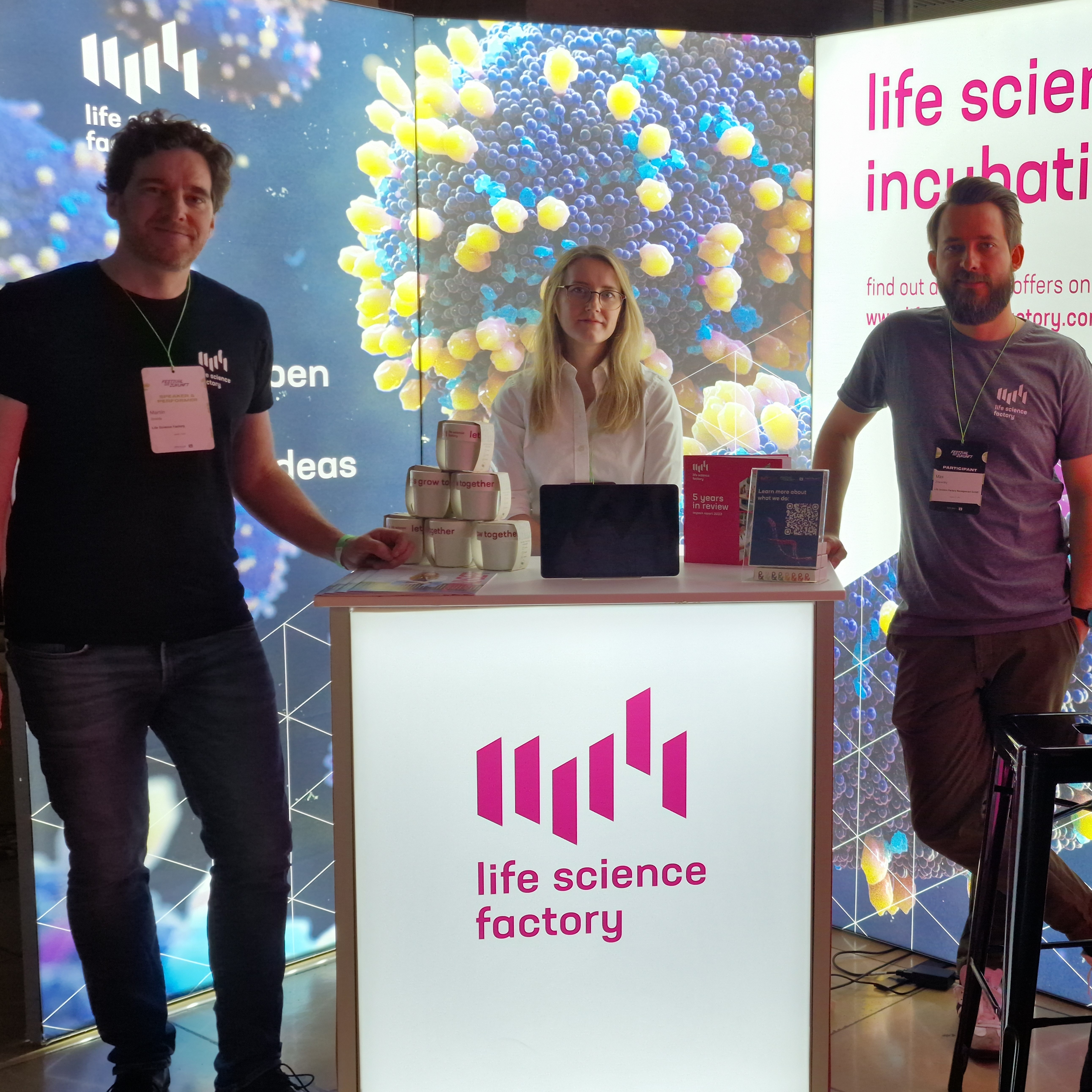 Life Science Factory - Eventstand mit Mitarbeitenden
